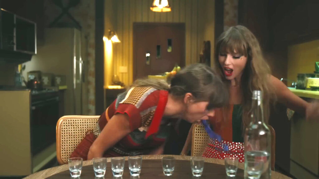 Taylor Swift kotzt Taylor Swift auf den Schoß
